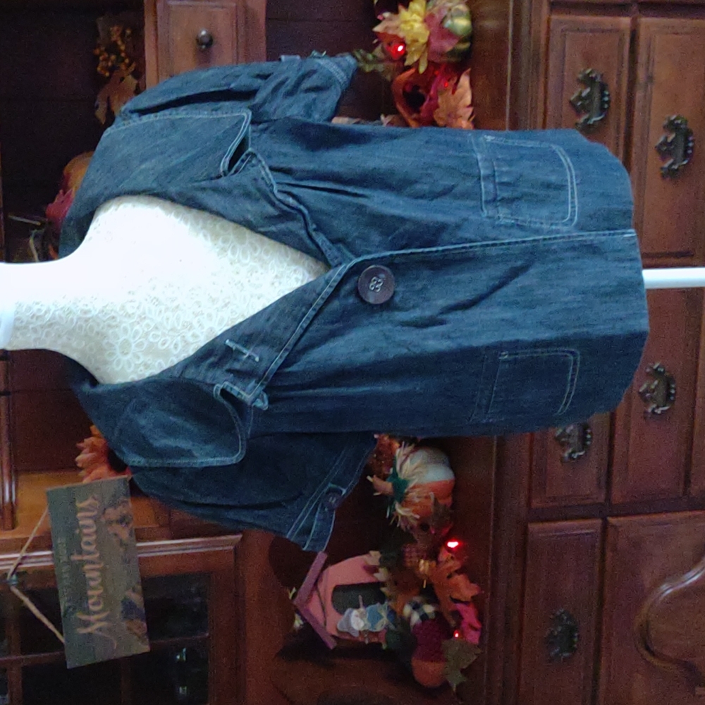 Sans Souci jacket. Size medium.